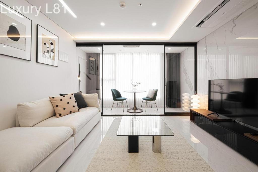 Angia Luxury Apartment Inside Landmark 81 Tower Hô Chi Minh-Ville Extérieur photo