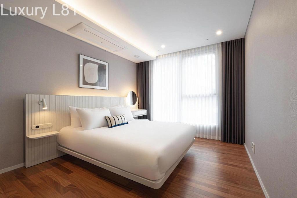 Angia Luxury Apartment Inside Landmark 81 Tower Hô Chi Minh-Ville Extérieur photo